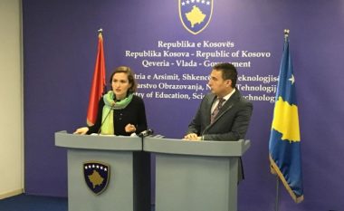 Ministrja Shahini propozon shkëmbimin e nxënësve Kosovë-Shqipëri