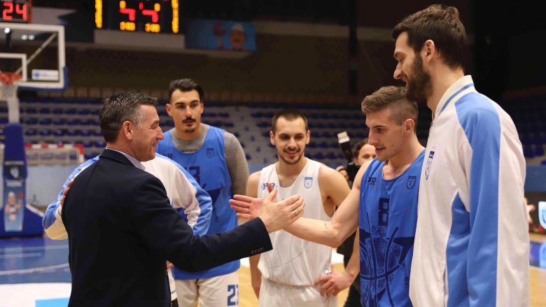 Kryeparlamentari Kadri Veseli viziton KB Prishtinën pas sukseseve në FIBA Europe Cup