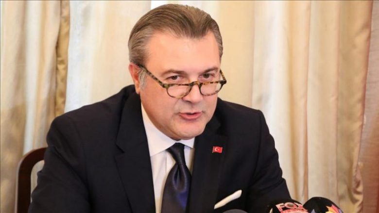 Rrëfehet ambasadori turk në Shqipëri: Kushërinjtë e mi janë gjysmë shqiptarë, turqit dhe shqiptarët ngjajnë shumë