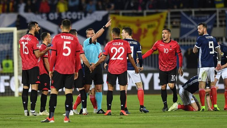 UEFA e ka dënuar Mavrajn, kapiteni i Shqipërisë jashtë në tri takime tejet të rëndësishme