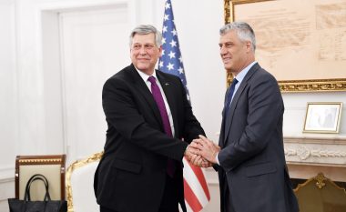 Thaçi takoi ambasadorin amerikan, flasin për taksën dhe dialogun Kosovë-Serbi