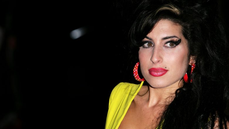 Publikohet një këngë e padëgjuar e Amy Winehouse, bashkëpunim me Nas