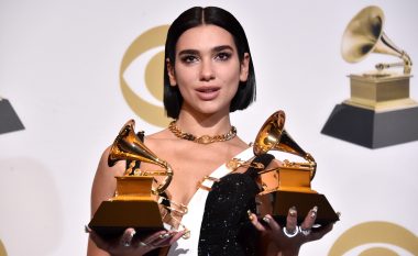 ‘Grammy Awards’ – ceremonia që vlerëson, nderon dhe mbështet të tashmen dhe të shkuarën në industrinë muzikore