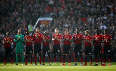 Manchester United ka dhjetë lojtarë të dëmtuar të ekipit të parë, merr tre nga të rinjtë për ta plotësuar skuadrën
