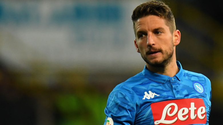 PARMA, ITALY - FEBRUARY 24: Dries Mertens of SSC Napoli looks on during the Serie A match between Parma Calcio and SSC Napoli at Stadio Ennio Tardini on February 24, 2019 in Parma, Italy.  (Photo by Alessandro Sabattini/Getty Images)