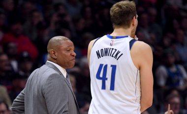 Gjest i rrallë në NBA: Trajneri i Clippersave mori "time-out" dhe u kërkoi fansave ta nderojnë me duartrokitje Nowitzkin