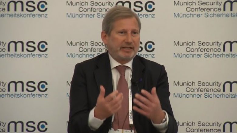 Hahn: Thaçi dhe Vuçiq të punojnë për gjetjen e një zgjidhje të qëndrueshme