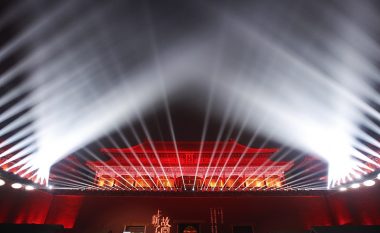 Ndriçohet “Qyteti i Ndaluar”: Shfaqja e parë me drita, në pallatin e lashtë perandorak kinez (Video)