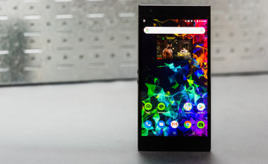 Razer Phone 2, përparësitë dhe dobësitë e telefonit të lojërave (Foto)