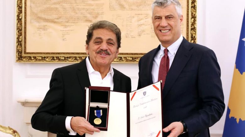 Sabri Fejzullahu dekorohet me Medaljen Presidenciale të Meritave