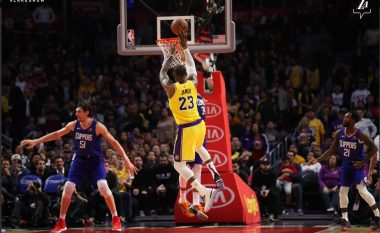 “Mbreti” James kthehet nga lëndimi, Lakers triumfojnë në derbi ndaj Clippers