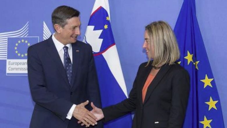 Pahor dhe Mogherini flasin për zgjidhjen “jashtë kutisë” për marrëveshjen Kosovë-Serbi