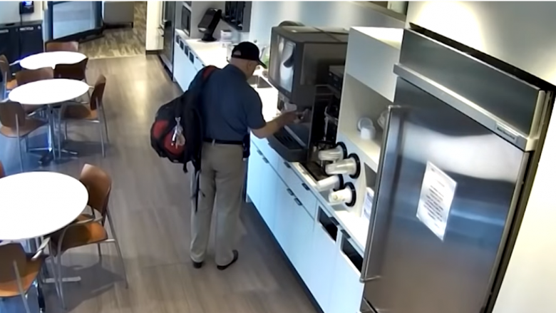 Inskenoi rrëzimin në vendin e punës për të përfituar nga sigurimi, punonjësi amerikan përfundon në pranga – e tradhtuan kamerat e sigurisë (Video)