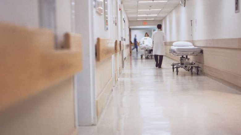 Në spitalin e Shtipit janë shtruar 50 të infektuar, mbi 500 persona janë në izolim