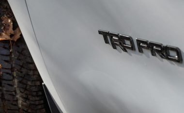 Toyota shfaqë vetëm një pjesë të modelit TRD Pro që e lanson nesër (Video)