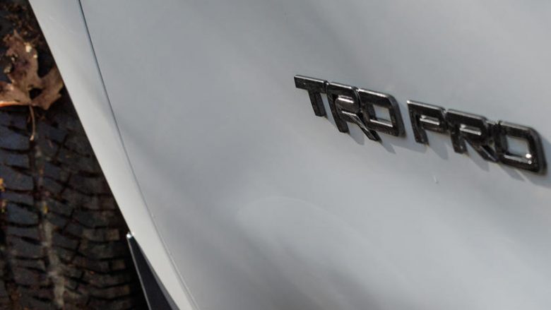 Toyota shfaqë vetëm një pjesë të modelit TRD Pro që e lanson nesër (Video)