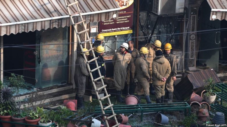 Së paku 17 të vdekur nga zjarri në një hotel në Indi
