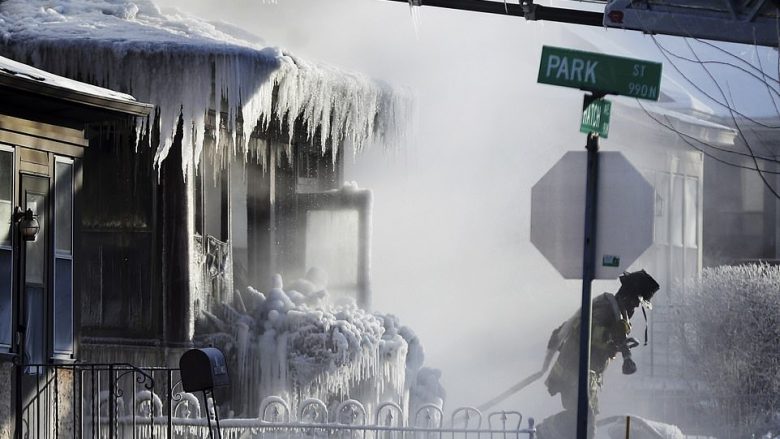 Shkon në 27 numri i viktimave nga të ftohtit në ShBA (Video)