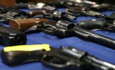 Mbi 400 kërkesa për legalizim të armëve