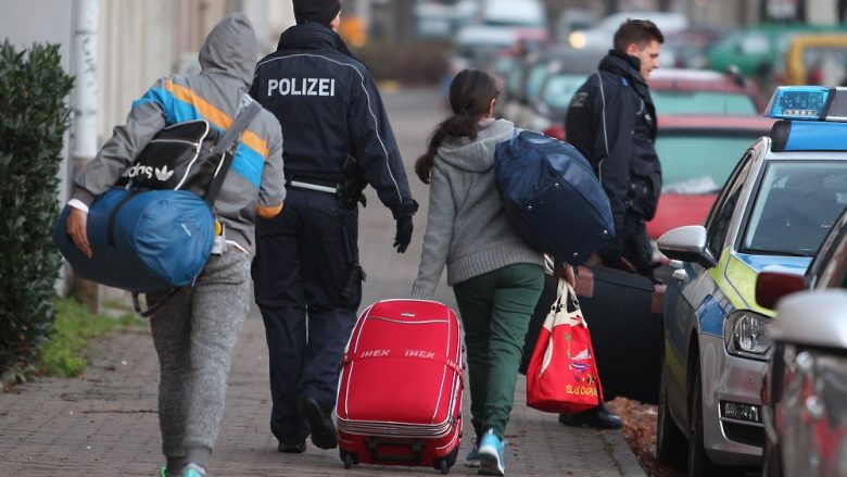 Gjermania do t’i penalizoj azilkërkuesit që gënjejnë