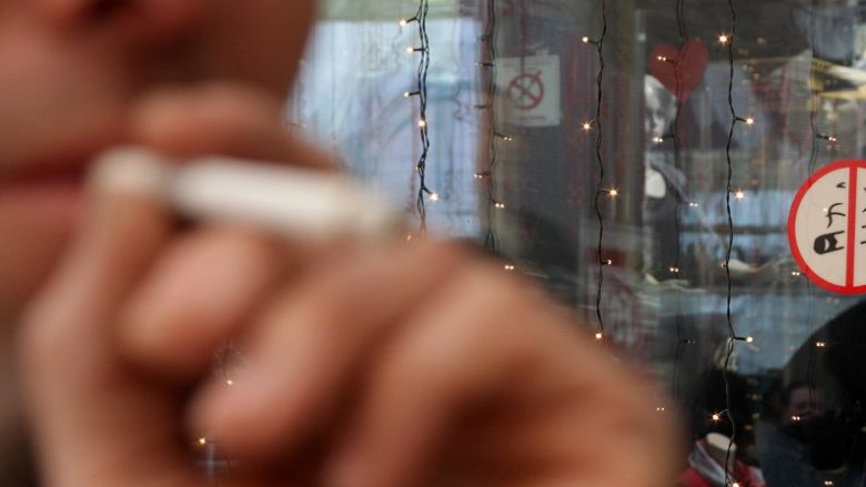 Me ligjin e ri në Hawai do të mund të tymosin duhan vetëm ata që janë më shumë se 100 vjeç