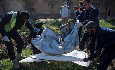 Tmerr në Siri, zbulohet varreza masive me 3500 viktima të ISIS