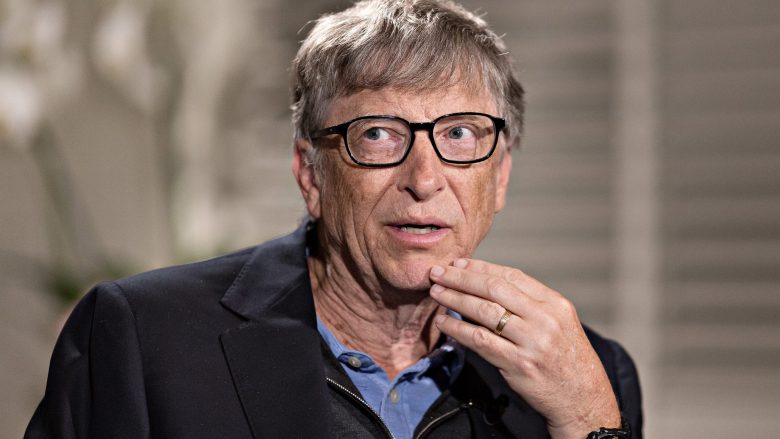 Bill Gates fajëson lopët për ngrohjen globale