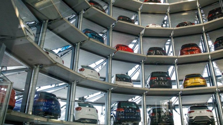 BE pritet të reagoj pas vendosjes së taksave nga SHBA për makinat evropiane