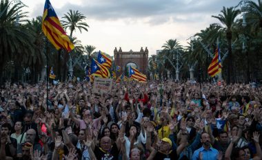 Protesta masive në Madrid kundër bisedimeve për Kataloninë