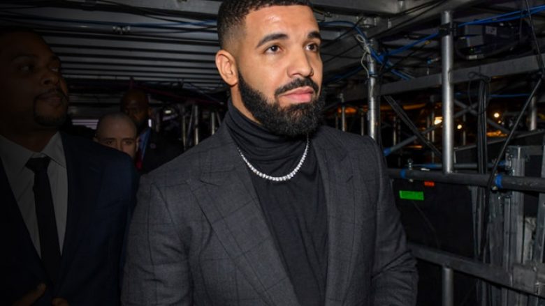 Drake blen mbrojtës të iPhone në vlerë 400 mijë dollarë