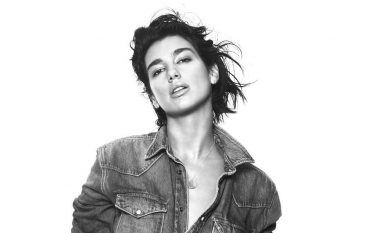 Dua Lipa pjesë e fushatës të markës së xhinseve “PepeJeans London SS19”