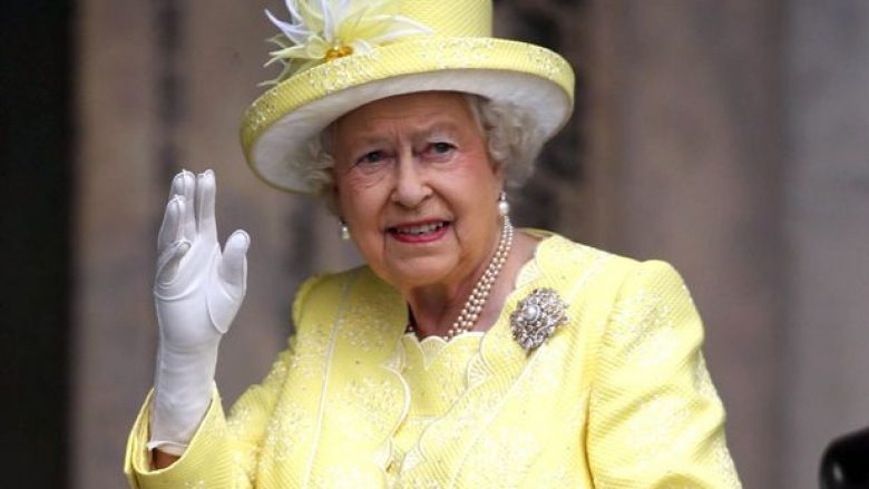 Mbretëresha Elizabeth II uroi presidentin Thaçi për 11 vjetorin e Pavarësisë