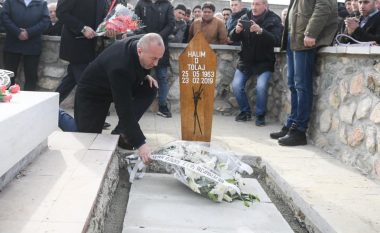 Haradinaj mori pjesë në varrimin e bashkëluftëtarit Halim Tolaj