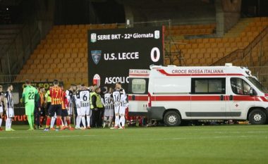 Ndërpritet ndeshja në Serie B – lojtari mbetet pa ndjenja në fushë, mjekët e shpëtojnë