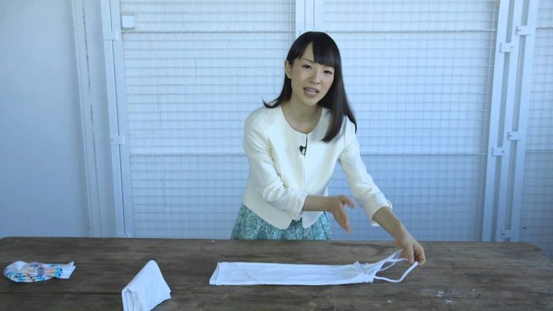 Japonezja tregon trukun për palosjen e pashembullt të rrobave (Video)