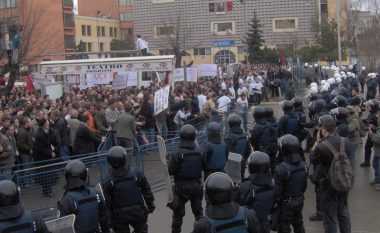 Shënohet 12 vjetori i protestës së 10 shkurtit