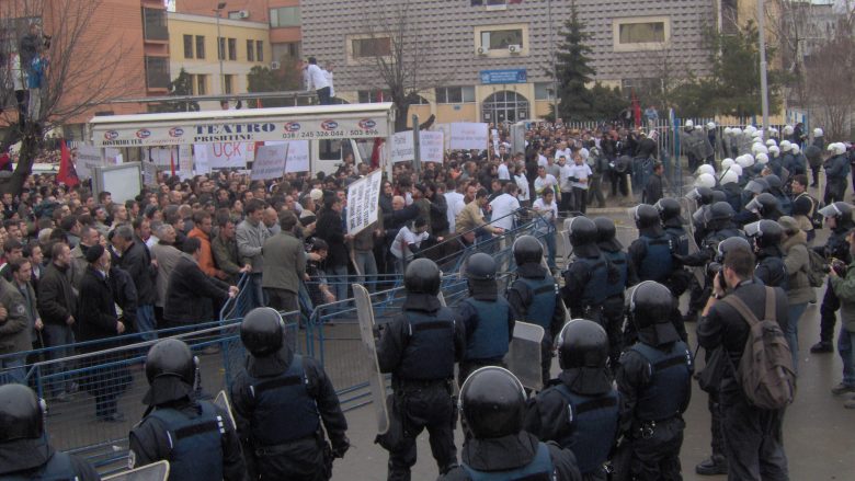 Shënohet 12 vjetori i protestës së 10 shkurtit