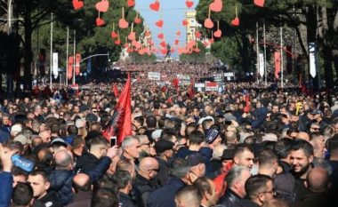 Opozita i përgjigjet policisë: Skenari i dhunës gjendet në zyrën e Edi Ramës