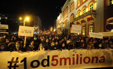 Në Serbi vazhdojnë protestat kundër Vuçiqit
