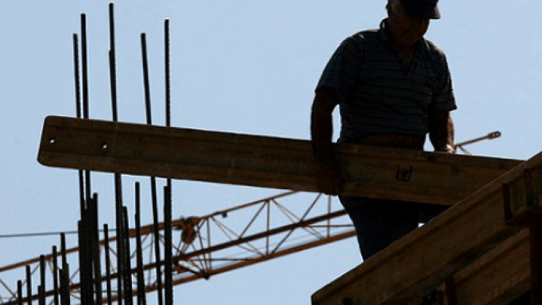 Lëndohet rëndë një punëtorë gjatë ndërtimit të objektit në Shkup