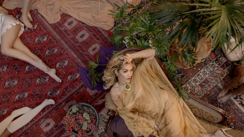 Rita Ora publikoi video projektin me DJ Tieston e Jonas Blue