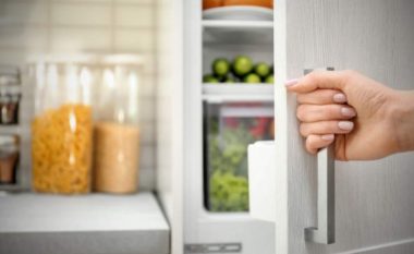 Vetëm kështu është drejt: Si duhet t’i radhisni artikujt në frigorifer!