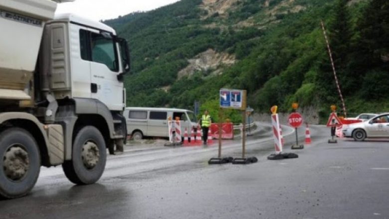 Mbyllet përkohësisht rruga nacionale Kaçanik-Hani i Elezit