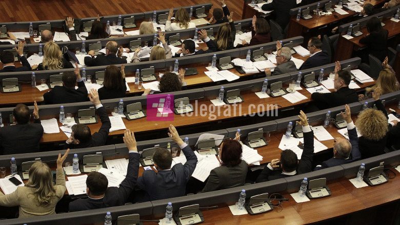 Kuvendi ende nuk i ka dorëzuar Presidencës Ligjin për Pagat, nesër afati i fundit