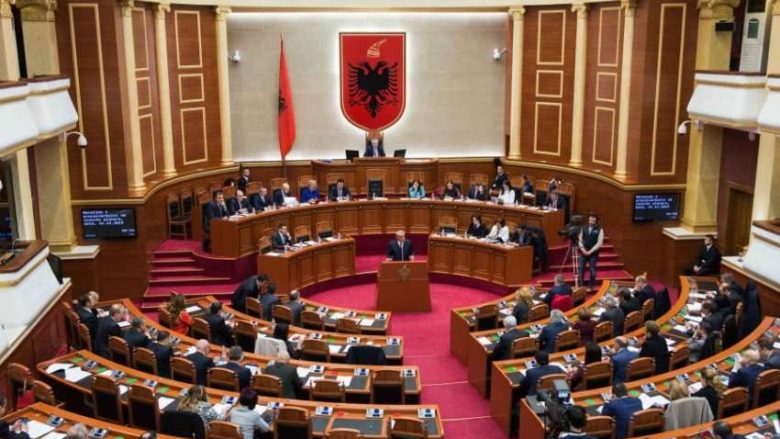 Djegia e mandateve – Kuvendi çon në KQZ dorëheqjet e opozitës