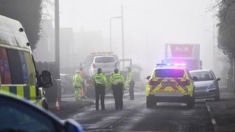 Gjashtë të lënduar, përfshirë dy fëmijë, pasi u goditën jashtë një shkolle fillore në Birmingham (Video)