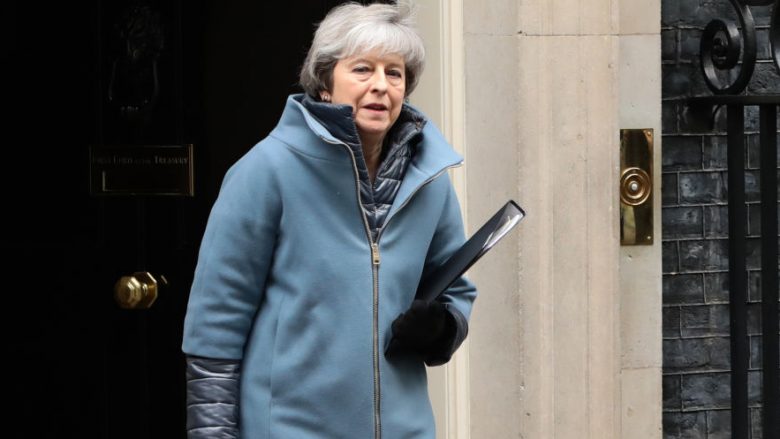 Theresa May pëson një humbje tjetër për Brexit