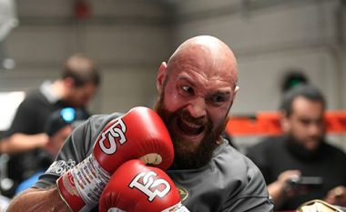 Dieta që e ndihmoi Tyson Fury-n t’i humb 65 kilogramë