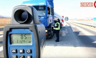 Policia me angazhim shtesë në kontrollimin e shpejtësisë në autostrada (Video)
