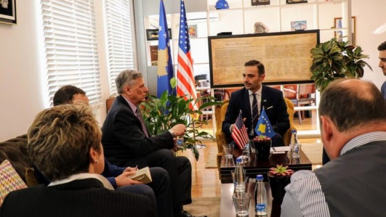 Lluka dhe ambasadori Kosnett diskutojnë për zhvillimin ekonomik të Kosovës